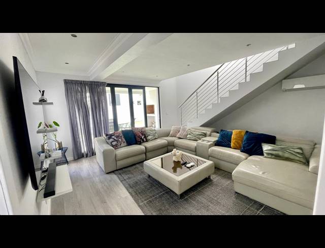 3 BEDROOM FREEHOLD FOR SALE IN SAGEWOOD